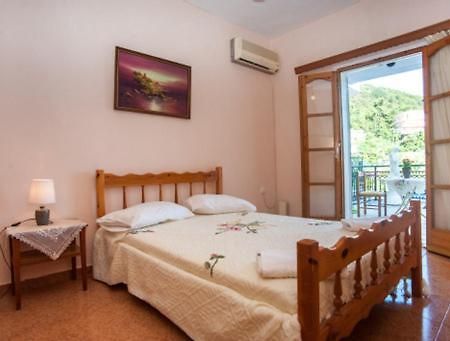 Fernanda'S Traditional 2 Floor House Villa Poros  Exterior photo